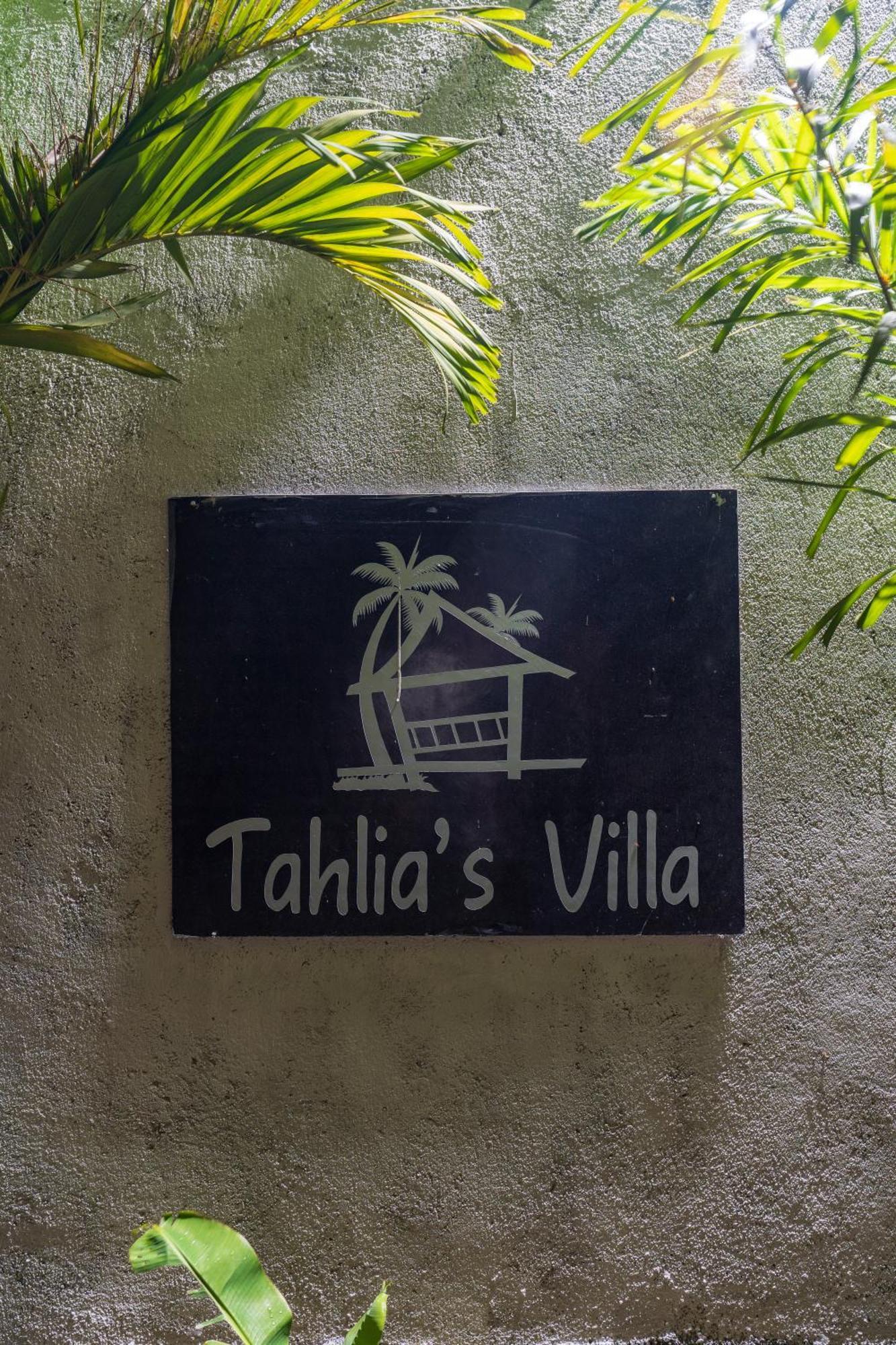 Tahlia'S Villa Sorongjukung Eksteriør billede