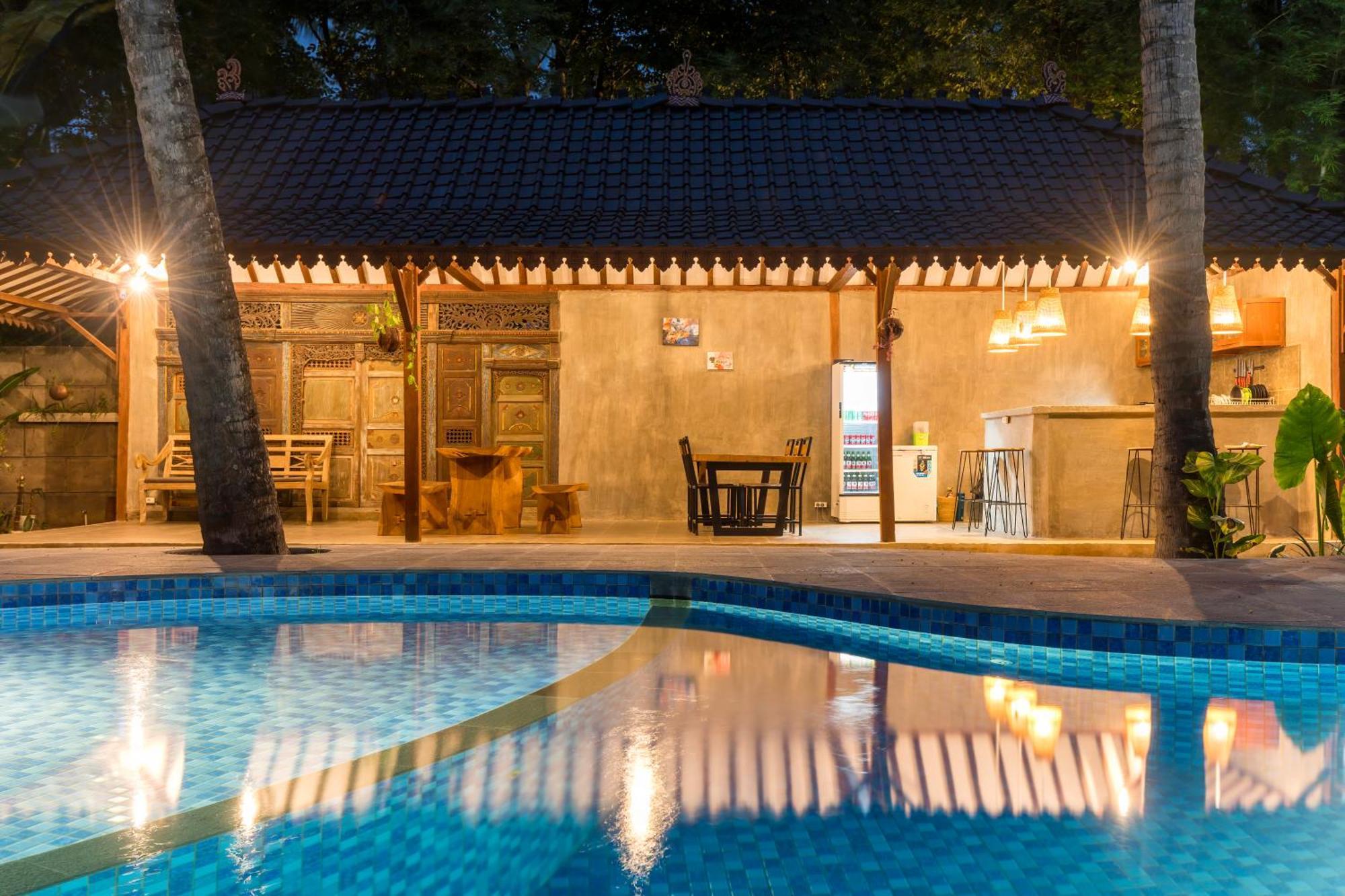 Tahlia'S Villa Sorongjukung Eksteriør billede